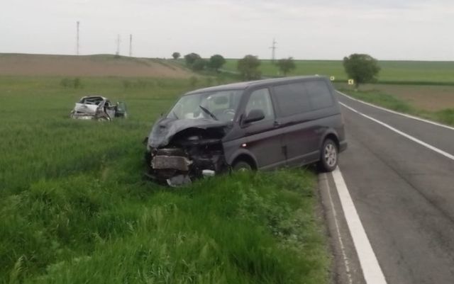 Accident groaznic după ce un șofer de 20 de ani a intrat pe contrasens