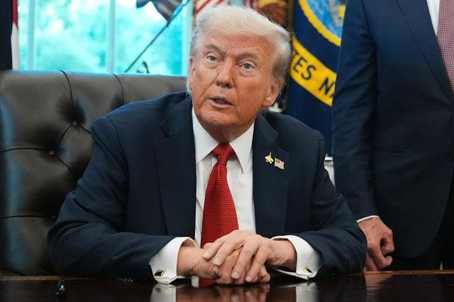 Trump cere clarificări de la Ucraina înainte de a aproba livrarea rachetelor Tomahawk, evitând escaladarea conflictului cu Rusia