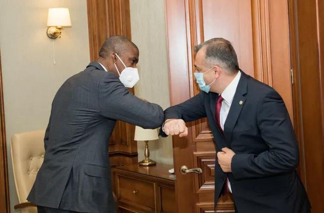 Премьер-министр Кику встретился с послом США в Молдове Хоганом