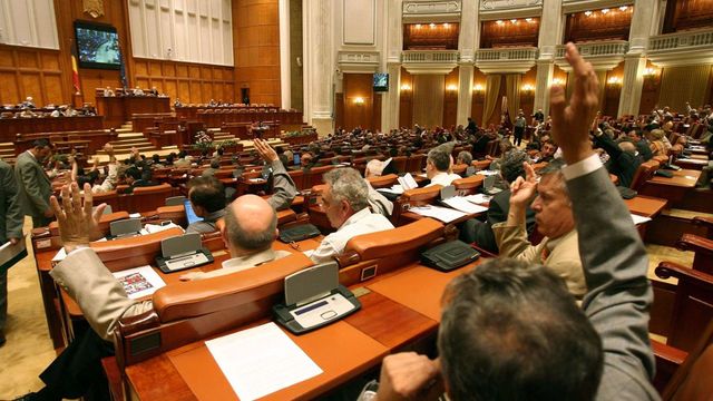 Parlamentul a votat noile reguli privind darea in plata