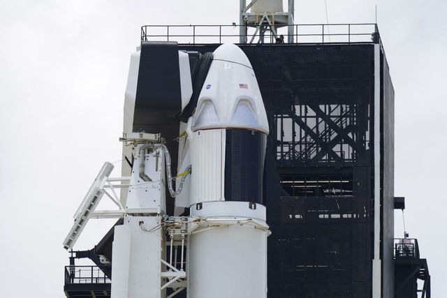 SpaceX, la storia è scritta: lanciata la navicella Crew Dragon