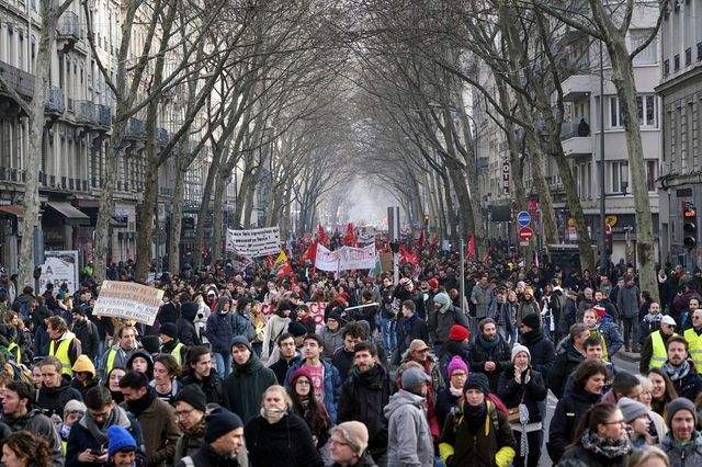 Francia, nuovo sciopero contro riforma delle pensioni