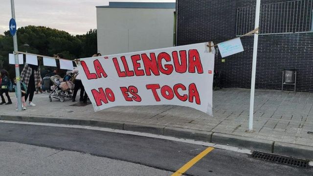 Dos años de prisión para el acusado de tuitear en contra de la familia que pidió el 25% de castellano