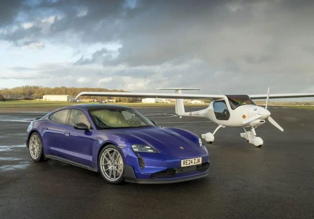 ¿Quién gana, tierra o aire?: Así es la carrera entre un Porsche Taycan y un avión eléctrico
