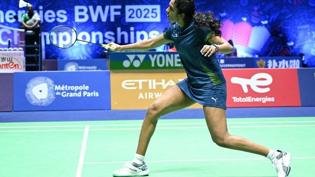 PV Sindhu, Satwiksairaj Rankireddy-Chirag Shetty enter pre-quarterfinals at World Championships