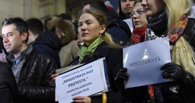 Judecătorii și procurorii români se vor întâlni cu Timmermans pentru a-i explica de ce protestează