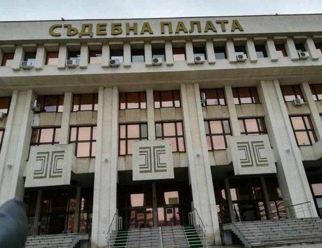 45 дни издирват шофьор, убил велосипедист в столицата
