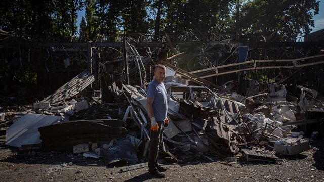 Rusia alcanza una estación de tren y causa un muerto y 30 heridos