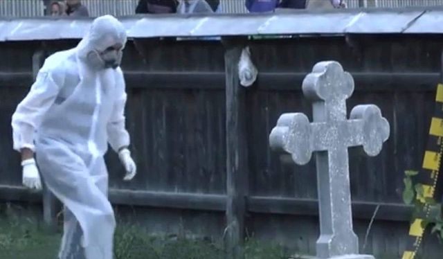 Bărbat găsit spânzurat de o cruce într-un cimitir din Giurgița, Dolj