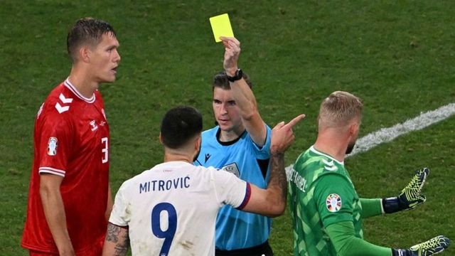 Korábban halálosan megfenyegették az Eb-döntő játékvezetőjét
