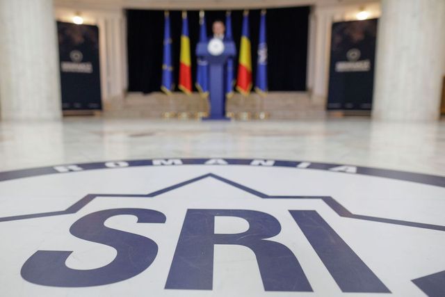Klaus Iohannis considera ca SRI functioneaza perfect si fara conducere civila