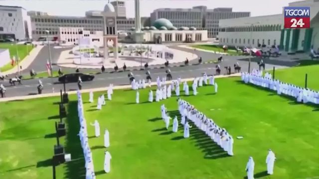 Trump arriva in Qatar fra le polemiche per il maxi regalo di un Boeing 747