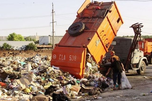Contractul pentru evacuarea deșeurilor la Țânțăreni a fost prelungit