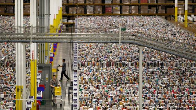 Amazon zneužívá dominantní pozice na trhu, tvrdí komise a gigant zažalovala