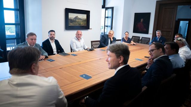 Orbán Viktor szövetségesétől rettegnek Ukrajna támogatói