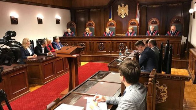 Конституционный суд утвердил мандаты троих новых депутатов