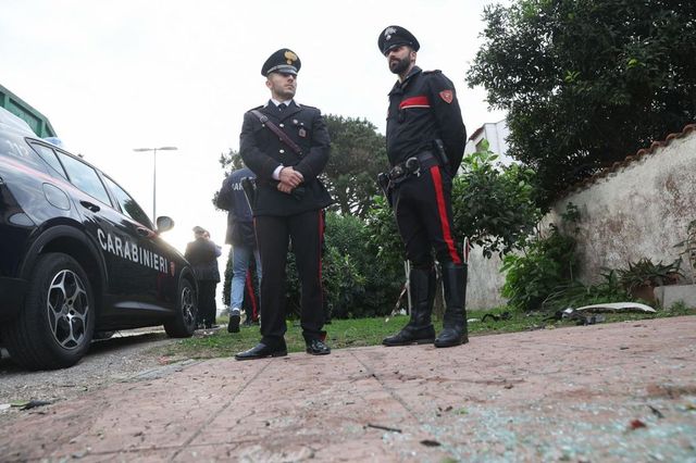 Revientan el coche de un periodista amenazado por la mafia en Italia