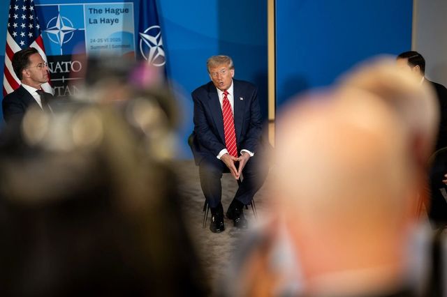 Trump anunță arme noi pentru Ucraina și amenință cu sancțiuni secundare împotriva Rusiei în 50 de zile