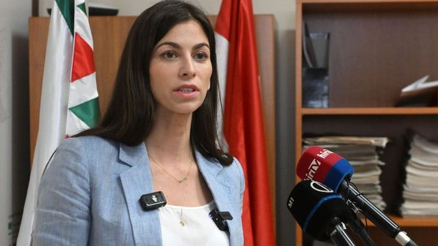 Nem köszöni meg Magyar Péter, ahogy Szentkirályi Alexandra kiosztotta
