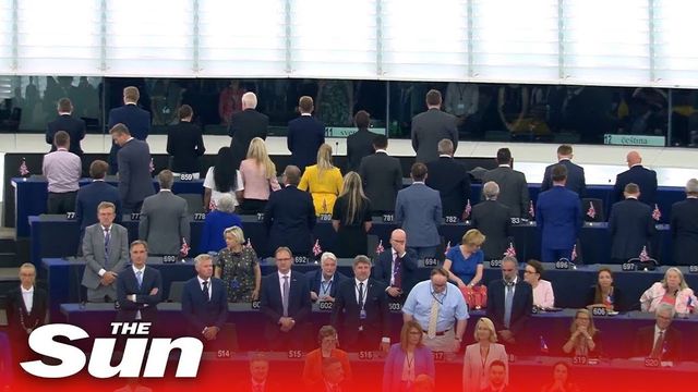 Английски и полски евродепутати обърнаха гръб при химна на Европа