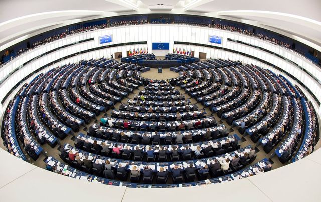 Parlamentul European a votat simplificarea procedurilor de obținere a vizelor de scurtă ședere în UE