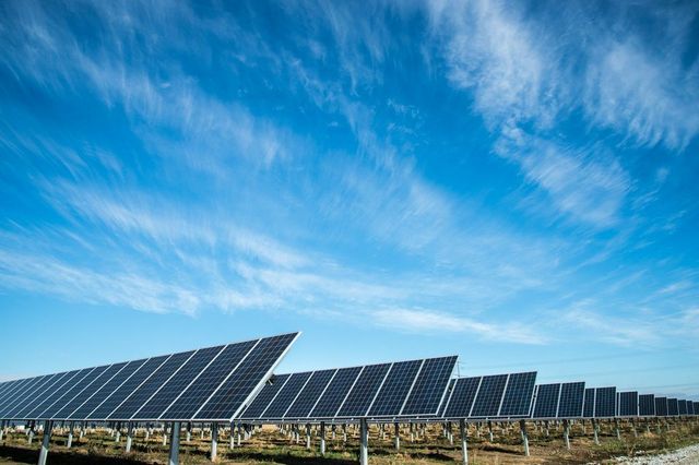 BRD a acordat Vrancart Adjud un credit de 16 milioane euro pentru construirea unui parc fotovoltaic cu o putere instalată de 20,5 MW