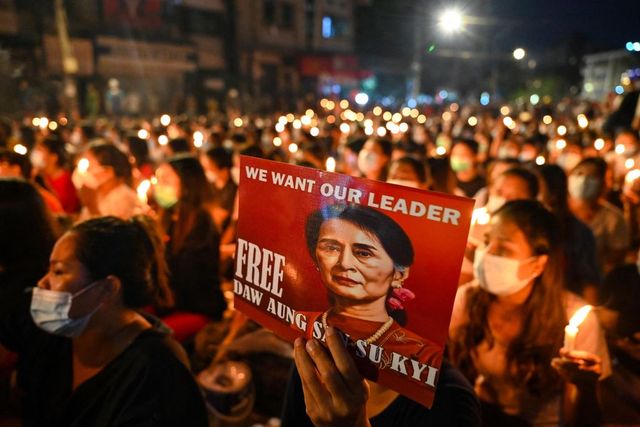 Birmania, Aung San Suu Kyi è stata graziata
