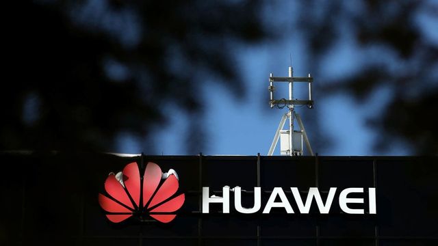 Firmu Huawei financují čínská rozvědka a armáda, tvrdí americká CIA