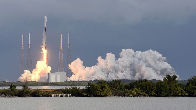 Leszállt, majd felrobbant a SpaceX Mars-utazásokra tervezett kísérleti űrhajója - videó