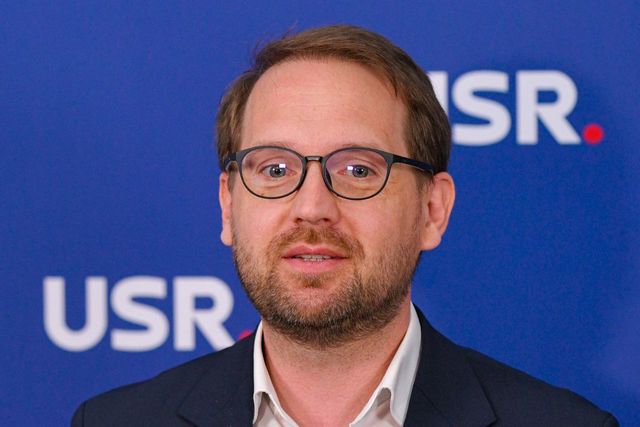 De ce nu are Dominic Fritz cetățenia română