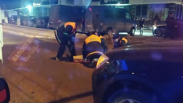 Tânără de 26 ani, lovită de un BMW în timp ce traversa strada neregulamentar, în capitală