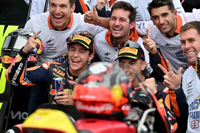 José Antonio Rueda estrena su corona de Moto3 con victoria