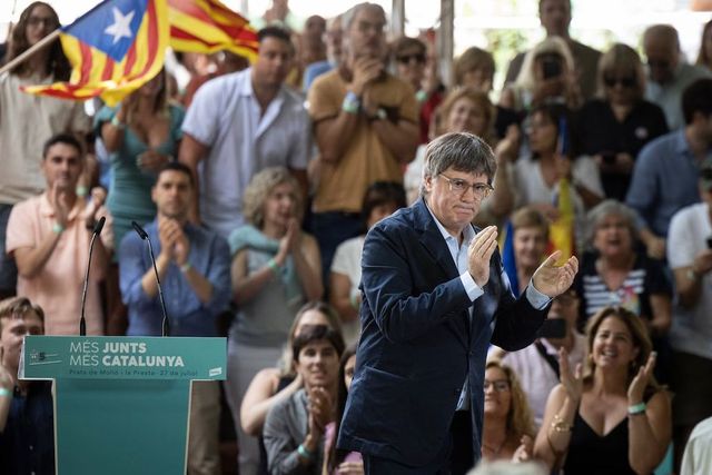 Puigdemont reaparece en Francia e insta a no dar por seguro el voto de Junts