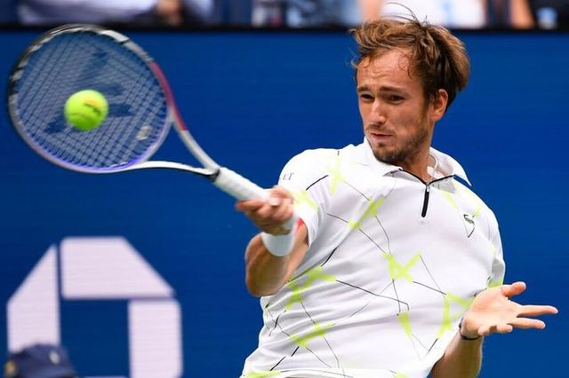 Saint Petersburg Open: Local favourite Daniil Medvedev reaches fifth consecutive final by beating Egor Gerasimov