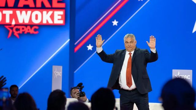 Budapestre jön a trumpista szörnyek keringője, ma felszólal Orbán Viktor is