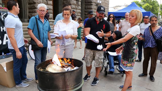 Мая Манолова запали протоколи от изборите пред ЦИК