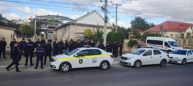 Polițiștii și voluntarii caută de câteva zile o femeie de 41 de ani dispărută la Comrat