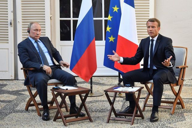 Putin se sešel s Macronem, účast na summitu o Ukrajině neslíbil