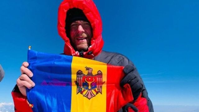 Un moldovean a cucerit Everestul, cel mai înalt punct de pe planetă