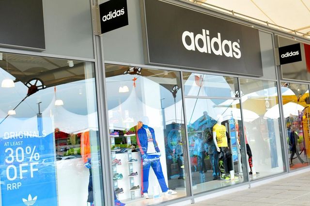 Adidas înregistrează prima pierdere din ultimii 30 de ani