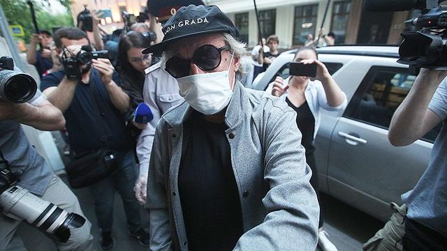Адвокаты Ефремова попросили перенести начало суда на срок после 5 августа