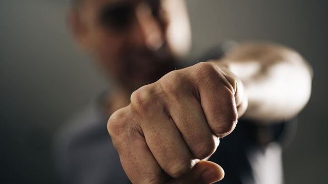 Двама пребиха мъж в Стара Загора, с опасност за живота е