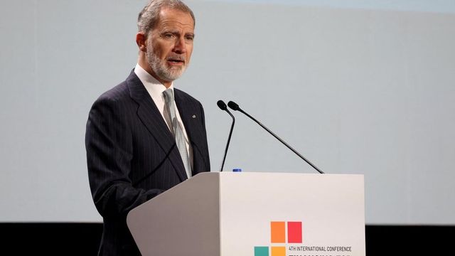 La Casa Real tira de ahorros y los Reyes se congelan el sueldo