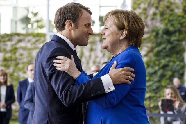 Macron, Merkel a guida Commissione Ue