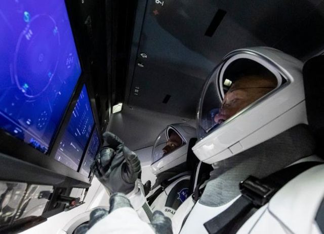 Роскосмосу не понравился туалет в корабле Crew Dragon