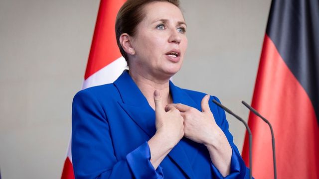 La primera ministra danesa acusa a Sánchez de «rendir homenaje a matones» tras las protestas propalestinas en La Vuelta