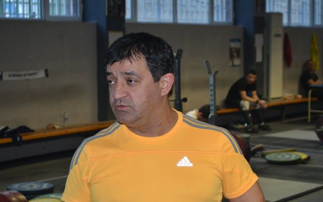 Пращаме 7 на световно по щанги