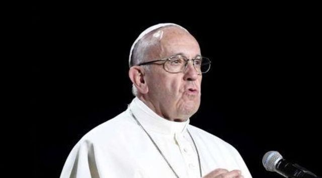 Papa Francesco prega per famiglie senza lavoro vittime di usurai