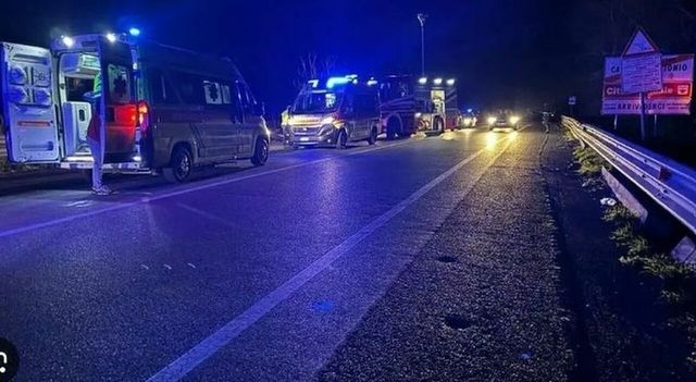 ++ Ferita gravemente dal marito, riesce a scappare ++