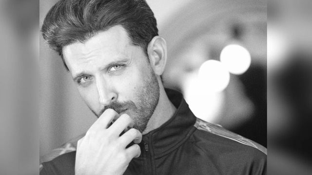 Hrithik Roshan Donates Masks to BMC Workers and Caretakers